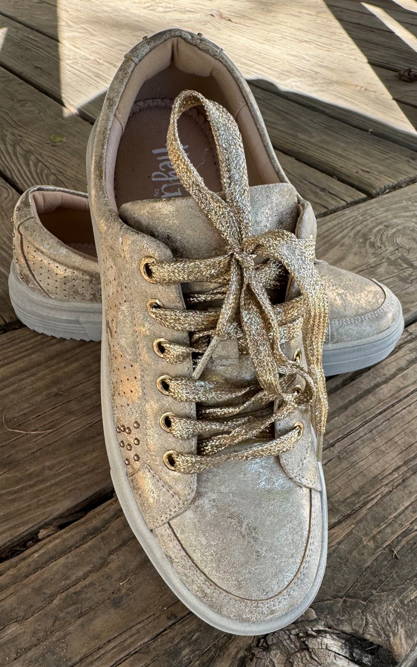 Gold Sneaker