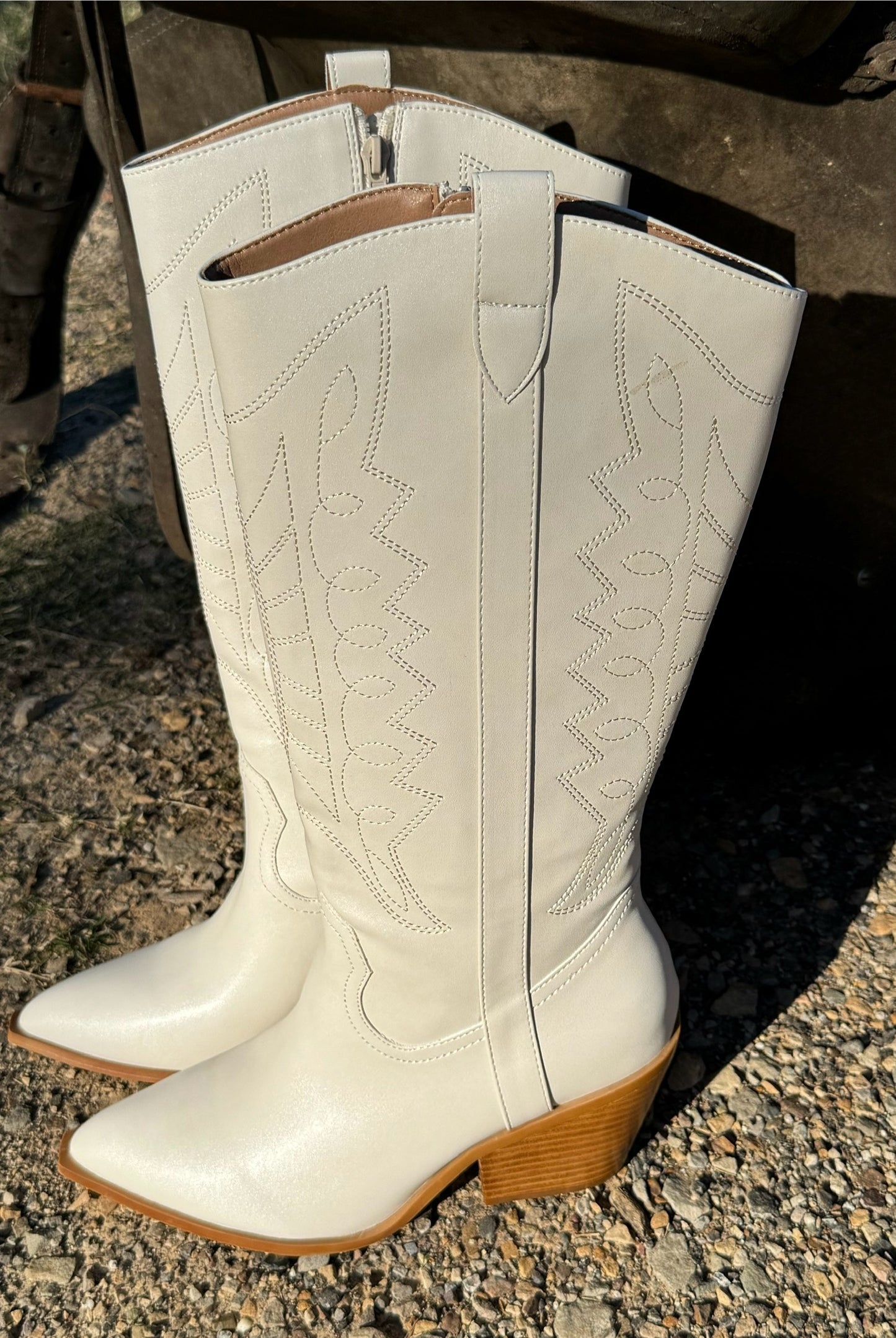 Winter White Cowgirl Boots