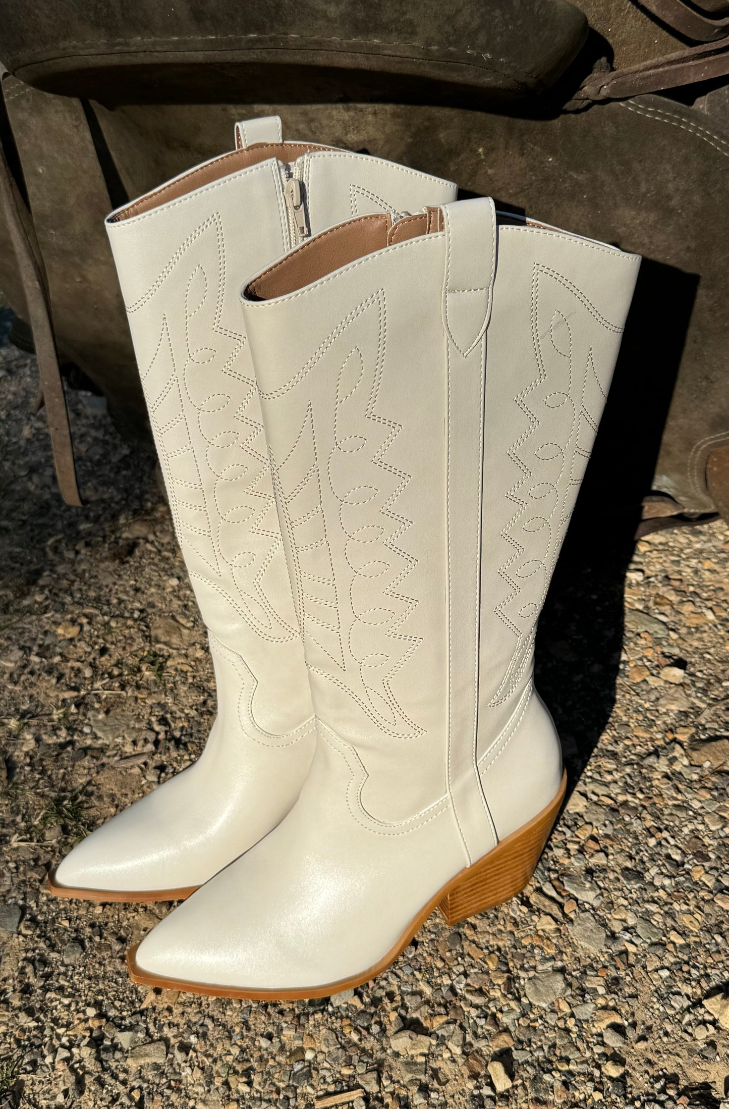 Winter White Cowgirl Boots