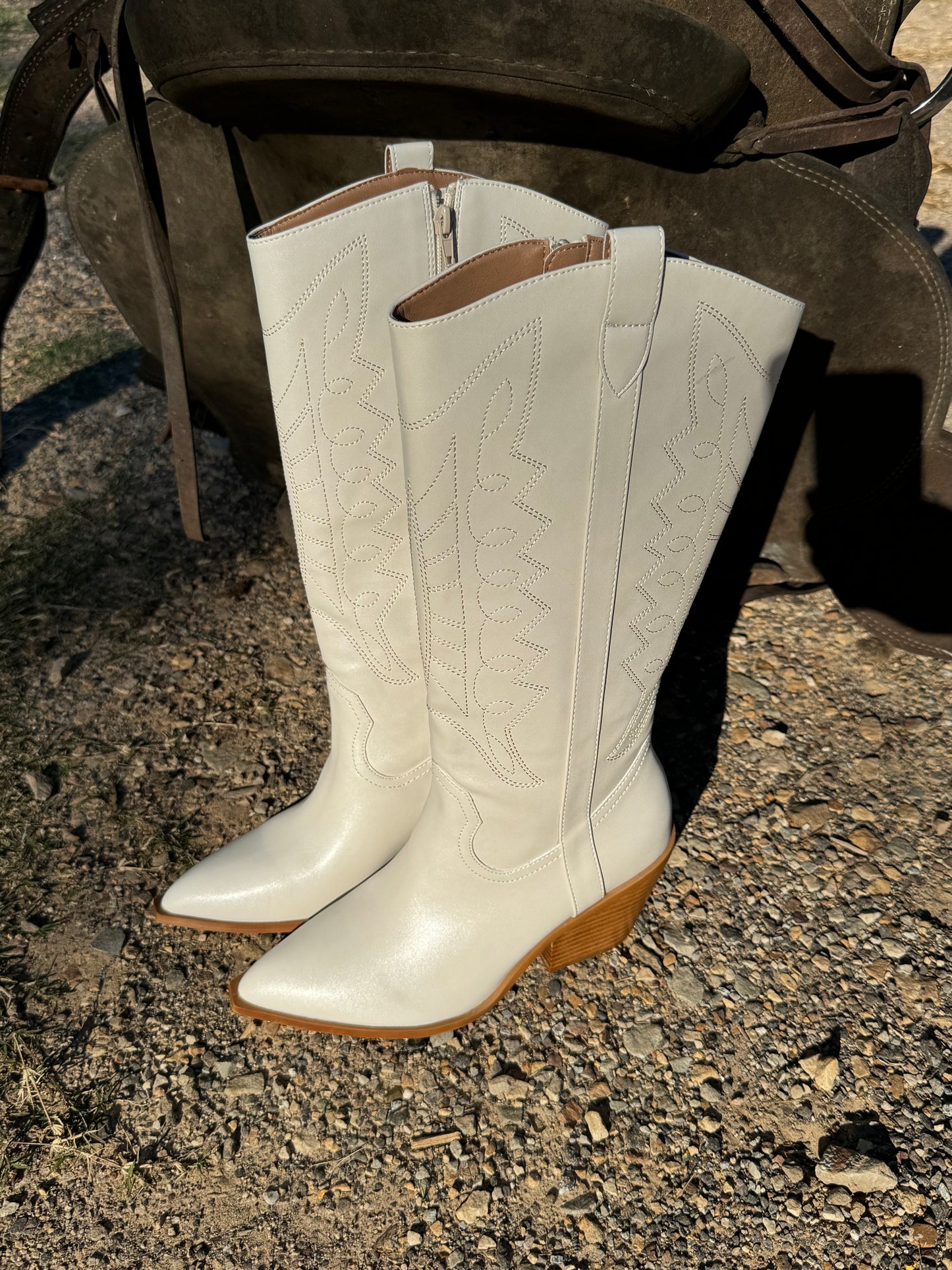 Winter White Cowgirl Boots